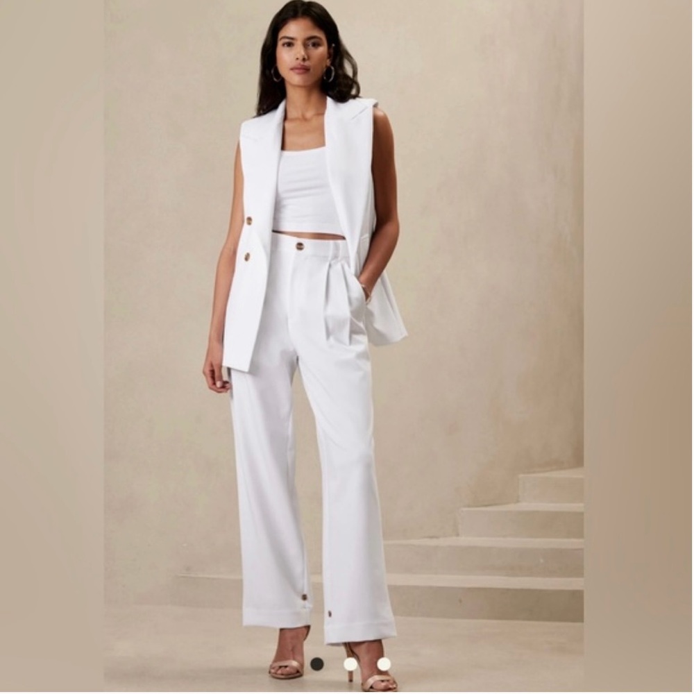 Banana Republic Pleated Tab-Leg Pant